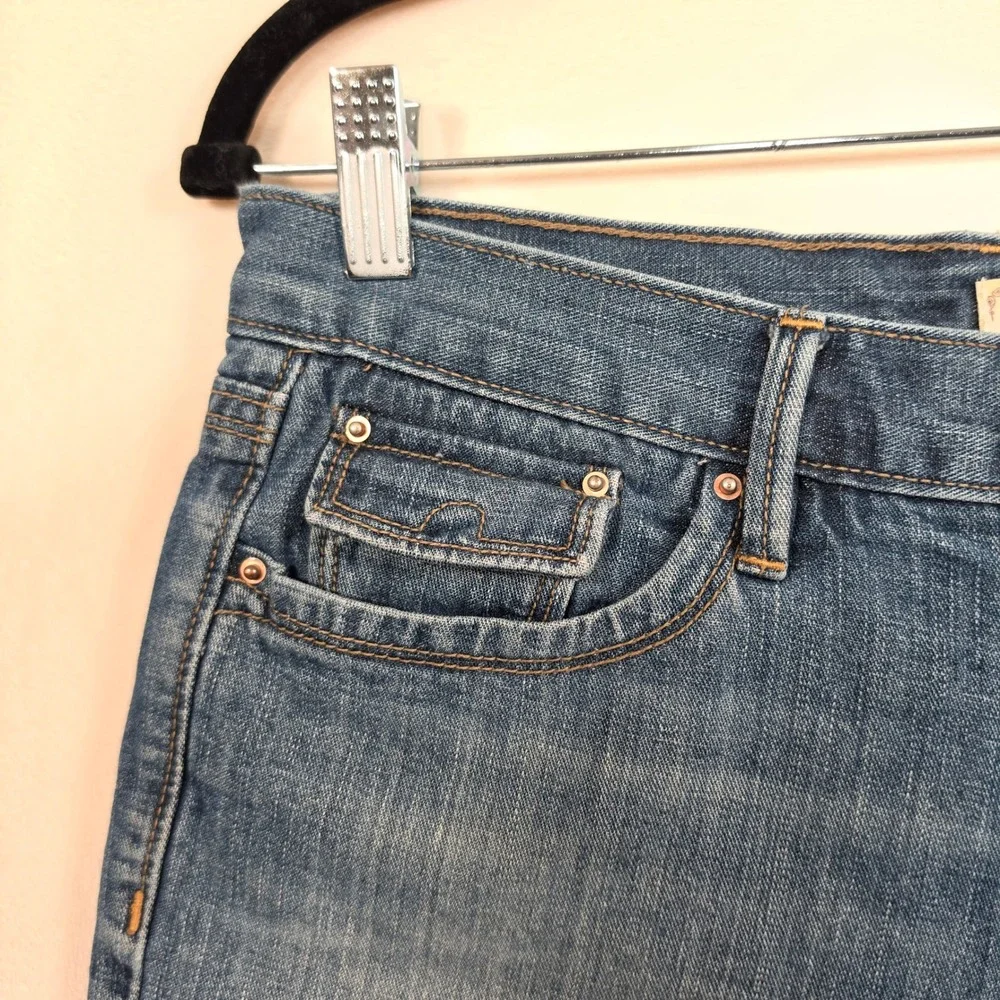 Old Navy Denim Shorts Womens 8 Blue‎ Mid-Rise Y2K Minimalist Coastal Festival